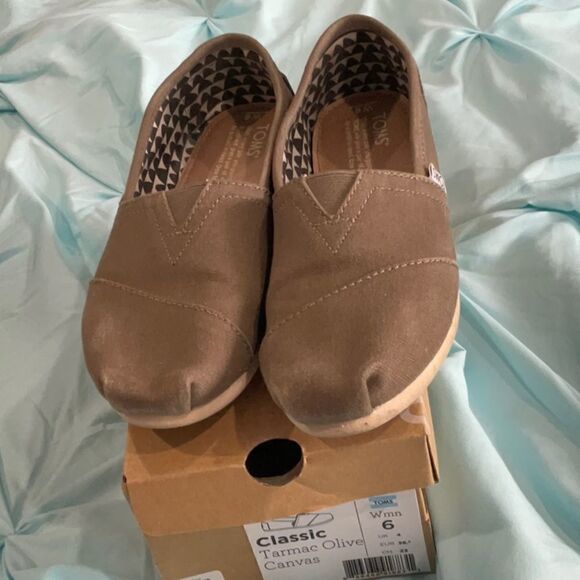 Toms canvas sneakers  - Picture 1 of 6